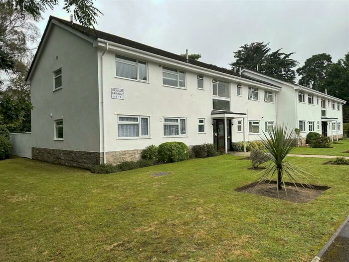 2 Bedroom Flat To Rent In Manor Close, Ferndown, BH22