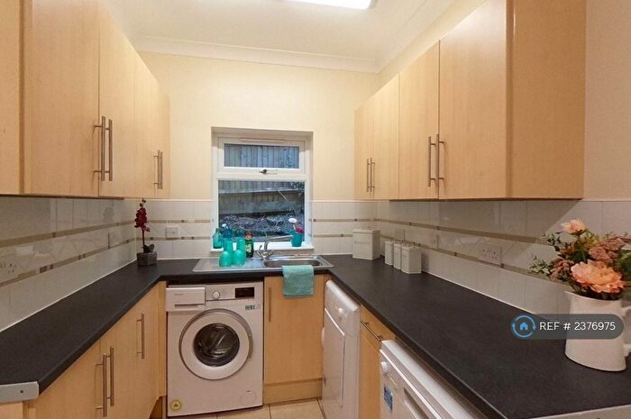 5 Bedroom Semi-Detached House To Rent In Romsey Road, Winchester, SO22