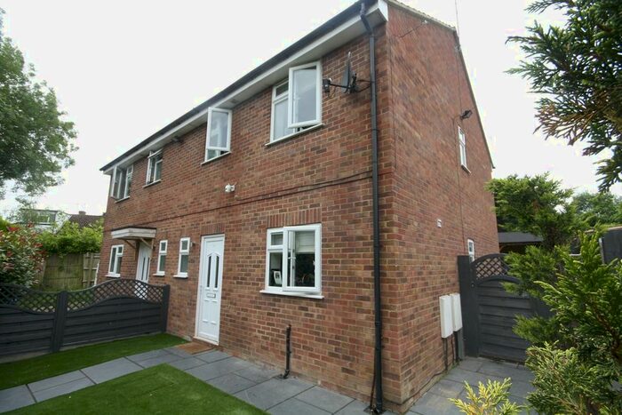 3 Bedroom Property To Rent In Leachcroft, Chalfont St Peter, Gerrards Cross, SL9