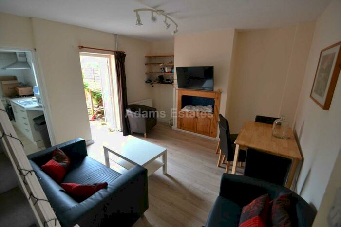 4 Bedroom Terraced House To Rent In Carnarvon Road, Reading, RG1