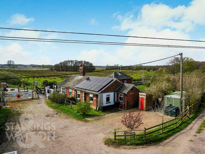 4 Bedroom Detached Bungalow For Sale In Station Road, Buckenham, Norwich, NR13
