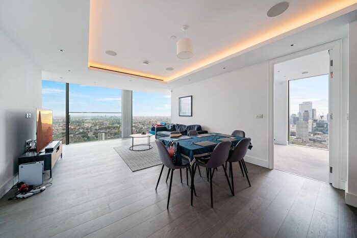 2 Bedroom Flat To Rent In Carrara Tower, EC1V