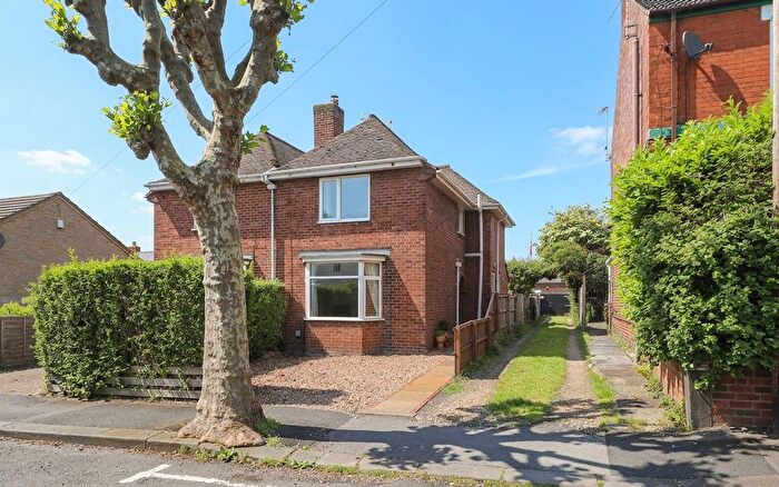 3 Bedroom Semi-Detached House For Sale In Kent Street, Chesterfield, S41