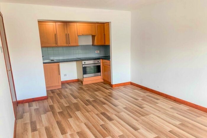 2 Bedroom Flat To Rent In Cromwell Court, Inverness, Highland, IV1