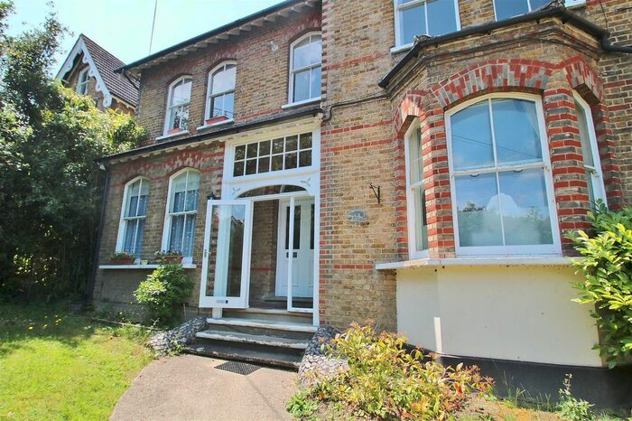 1 Bedroom Flat To Rent In Park Hill, Carshalton, SM5