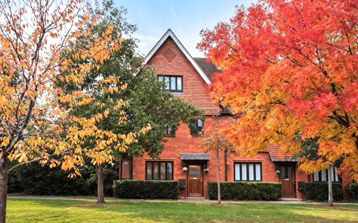 5 Bedroom End Of Terrace House For Sale In Clickers Drive, Northampton, NN5