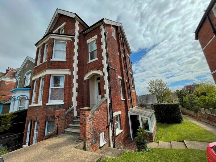 Studio To Rent In City Centre / Lexden, CO3