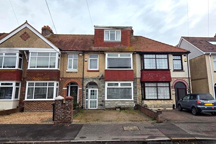 4 Bedroom Terraced House For Sale In Hastings Avenue, Gosport, PO12