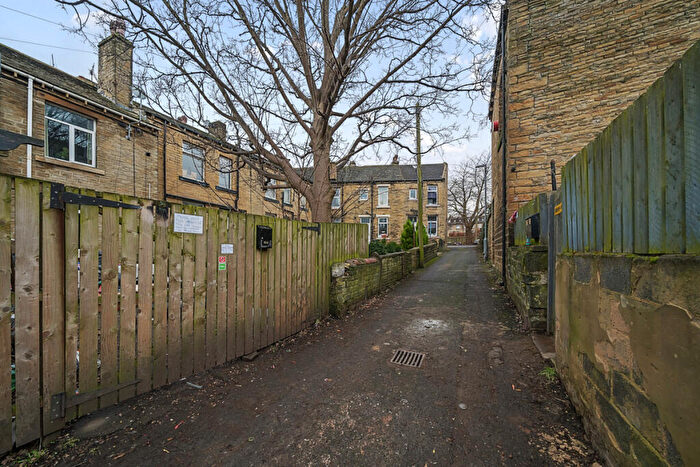 2 Bedroom Terraced House For Sale In Beech Street, Elland, HX5