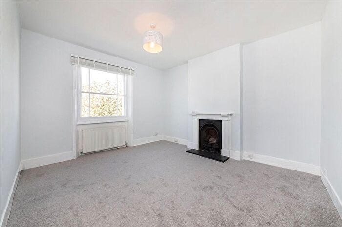 2 Bedroom Flat To Rent In St Augustines Road, Camden, NW1