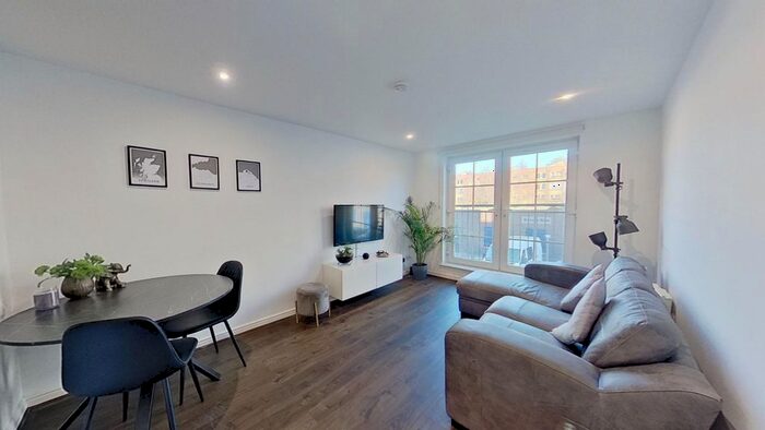 2 Bedroom Flat To Rent In Giles Street, Edinburgh, EH6