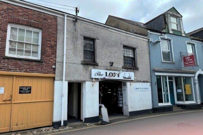 2 Bedroom Flat To Rent In Church Street, St. Austell, PL26