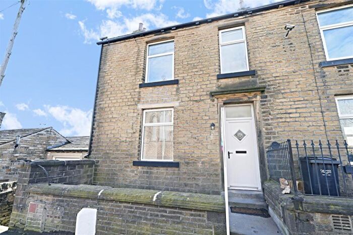 2 Bedroom End Of Terrace House For Sale In Rochdale Road, Greetland, Elland, HX4