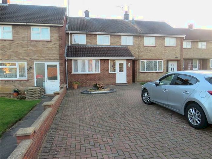 3 Bedroom House To Rent In Harlech Place, Bletchley, Milton Keynes, MK3