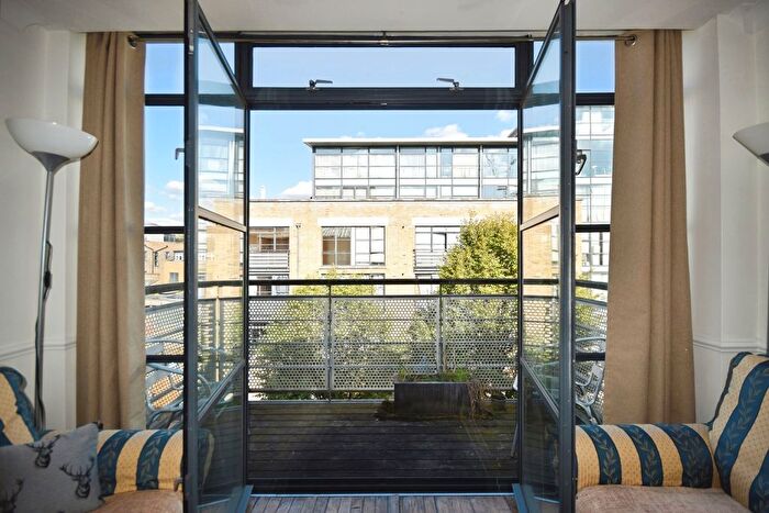 1 Bedroom Flat To Rent In Town Meadow, Brentford, TW8