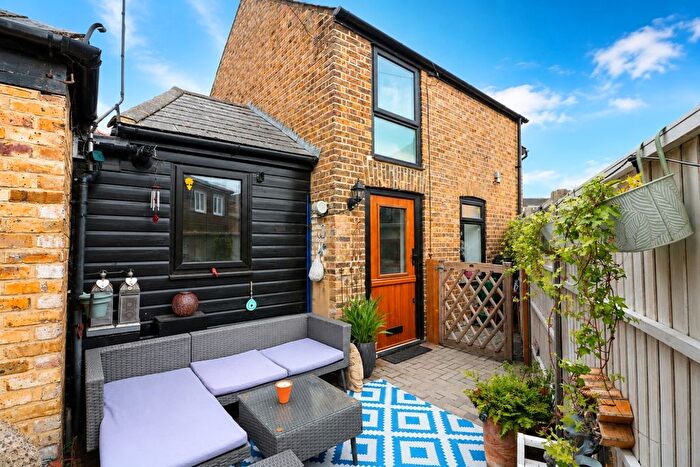 2 Bedroom Cottage For Sale In High Street, Eastry, CT13