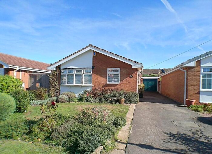 2 Bedroom Detached Bungalow For Sale In Glendoe Grove, Bingham, NG13