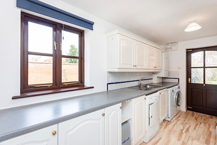 3 Bedroom Bungalow To Rent In Southern Road, Thame, Oxfordshire, OX9