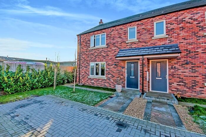 3 Bedroom Semi-Detached House For Sale In Lowery Close, Long Sutton, Spalding, PE12