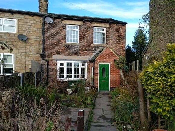 2 Bedroom Cottage To Rent In Staincliffe Road, Staincliffe, Dewsbury, WF13