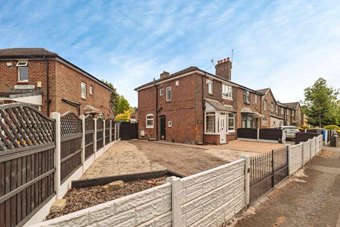 3 Bedroom Semi Detached House For Sale In Parrs Wood Road, Manchester, Greater Manchester, M20