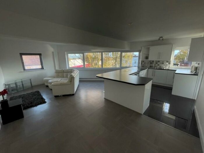 1 Bedroom Penthouse To Rent In Main Road, Hockley, SS5