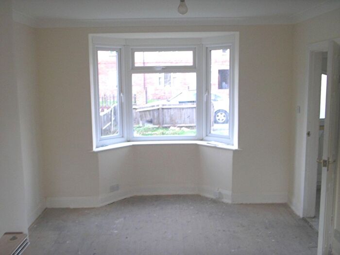 3 Bedroom Semi-Detached House For Sale In Wolsey Avenue, Doncaster, DN2