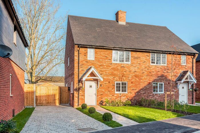 3 Bedroom Semi-Detached House To Rent In Cobbetts Drive, Binfield, RG42