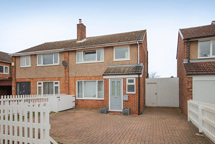 3 Bedroom Semi Detached House For Sale In Brisbane Road, Mickleover, DE3