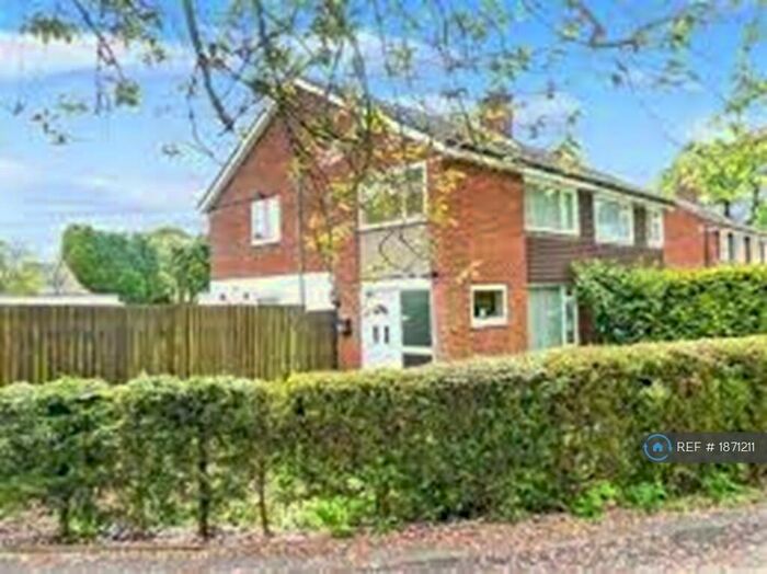 3 Bedroom Semi-Detached House To Rent In Beech Road, Horsham, RH12