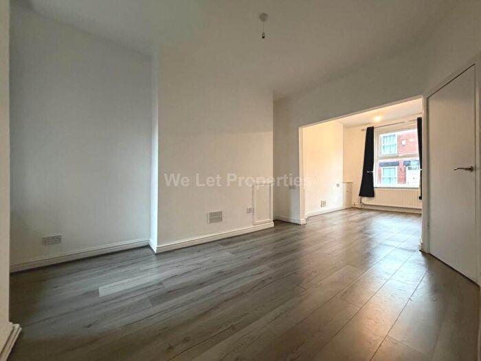 3 Bedroom House To Rent In Attleboro Road, Manchester, M40