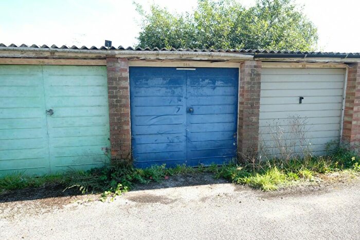 Garage / Parking To Rent In Hillview Road, Hythe, Southampton, SO45
