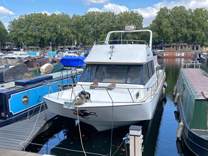 1 Bedroom House Boat For Sale In Initio, South Dock Marina, Rope Street, Southwark, London, SE16