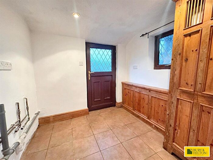 2 Bedroom Detached House For Sale In The Wash, Chapel-En-Le-Frith, High Peak, SK23