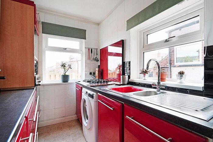 3 Bedroom Terraced House To Rent In Norton Lees Road, Sheffield, S8