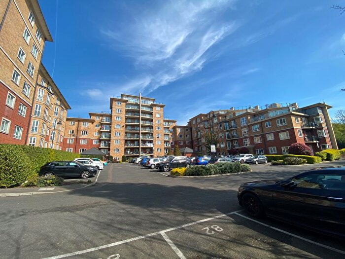 2 Bedroom Flat To Rent In Glebelands Close, London, N12