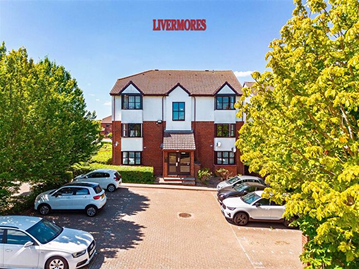 Studio For Sale In Chalice Way, Greenhithe, DA9