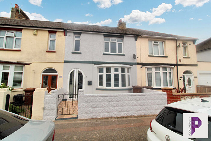 3 Bedroom Terraced House For Sale In Alexandra Avenue, Gillingham, ME7