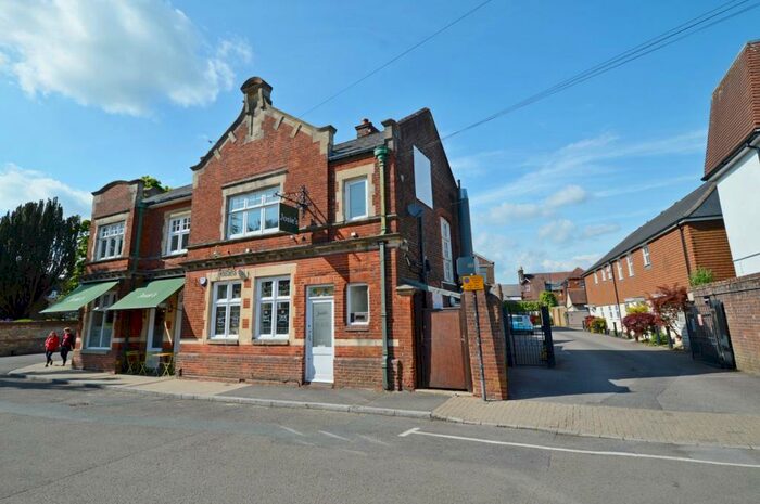 1 Bedroom Flat To Rent In New Way House, Petersfield, GU32