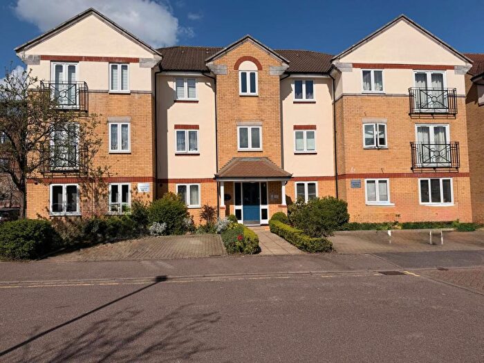 2 Bedroom Flat For Sale In Grenville Place, London, NW7