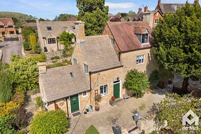 4 Bedroom Detached House For Sale In Staites House, Teddington, GL20