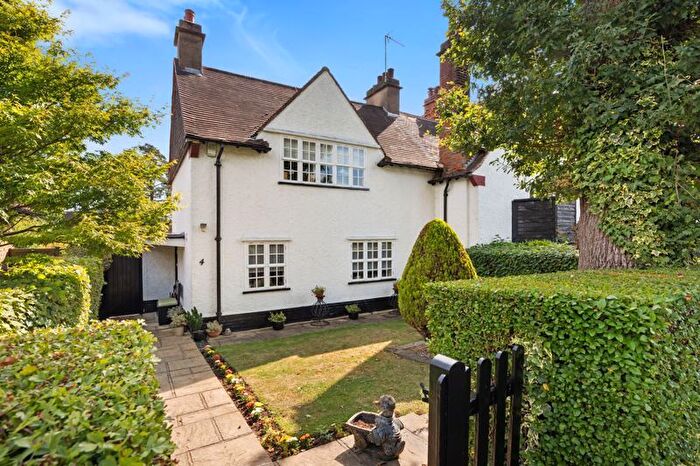 2 Bedroom Semi-Detached House For Sale In Asmuns Place, Hampstead Garden Suburb, NW11