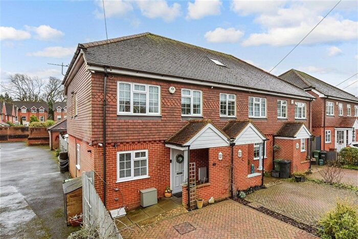 4 Bedroom End Of Terrace House For Sale In Buckland Road, Lower Kingswood, Tadworth, Surrey, KT20