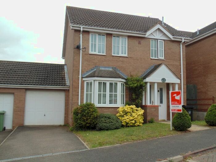 3 Bedroom Link Detached House To Rent In Mercia Drive, Ancaster, NG32