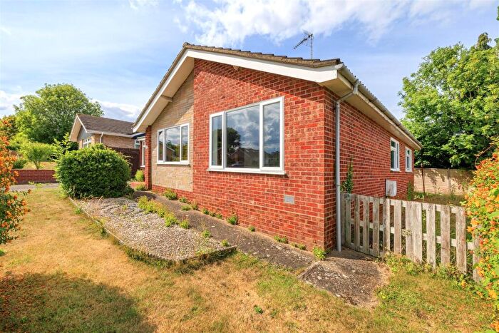 3 Bedroom Detached Bungalow For Sale In Warwick Avenue, Halesworth, IP19