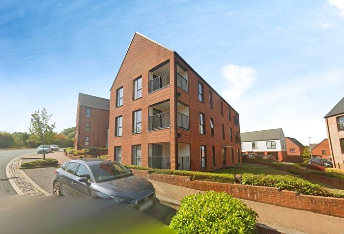 2 Bedroom Flat To Rent In Parkside Crescent, Ketley, Telford, TF1