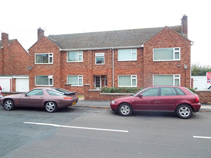 2 Bedroom Flat To Rent In Ennisdale Drive, Wirral, CH48