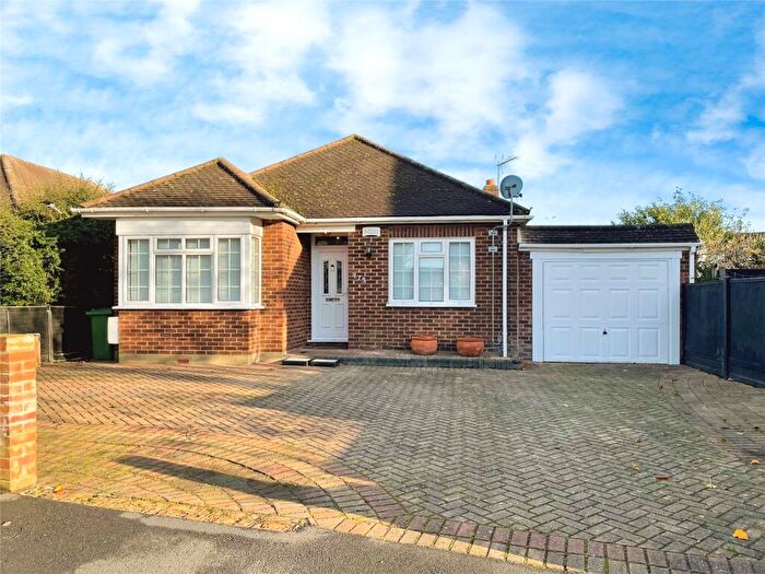2 Bedroom Bungalow For Sale In Roseberry Gardens, Upminster, RM14