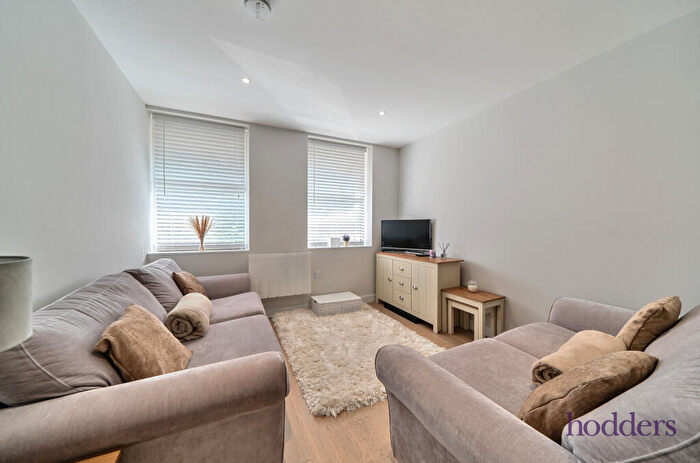 1 Bedroom Apartment For Sale In Chertsey, Surrey, KT16