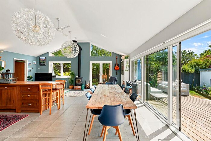 3 Bedroom Detached Bungalow For Sale In Park Walk, Holton, IP19